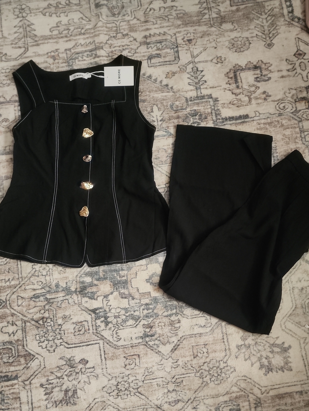 New CE MORE Womens Size Large Black Tailored Tank & Dress Pants. Gold Buttons